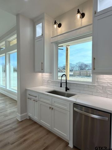 12279 Amy Ct, Bullard, TX 75757