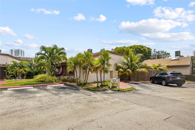 2731 S Parkview Dr, Hallandale Beach, FL 33009