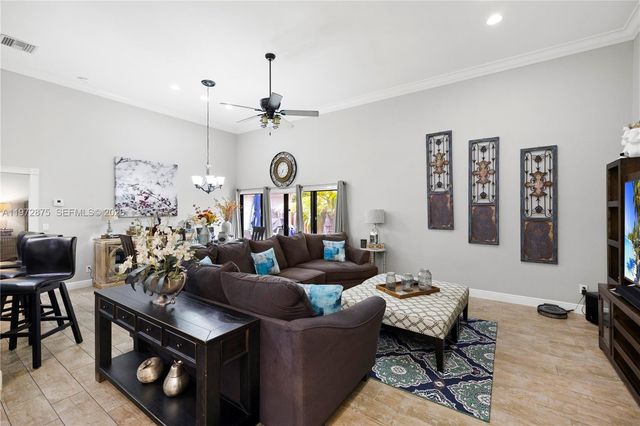 2731 S Parkview Dr, Hallandale Beach, FL 33009