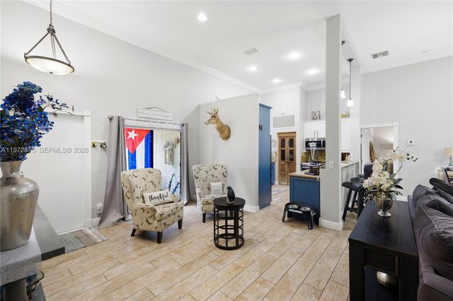 2731 S Parkview Dr, Hallandale Beach, FL 33009