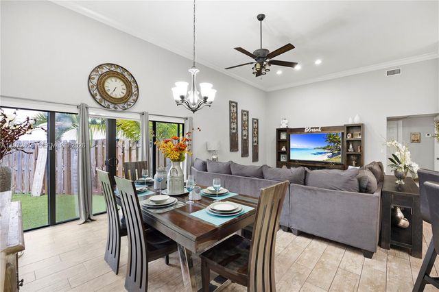 2731 S Parkview Dr, Hallandale Beach, FL 33009