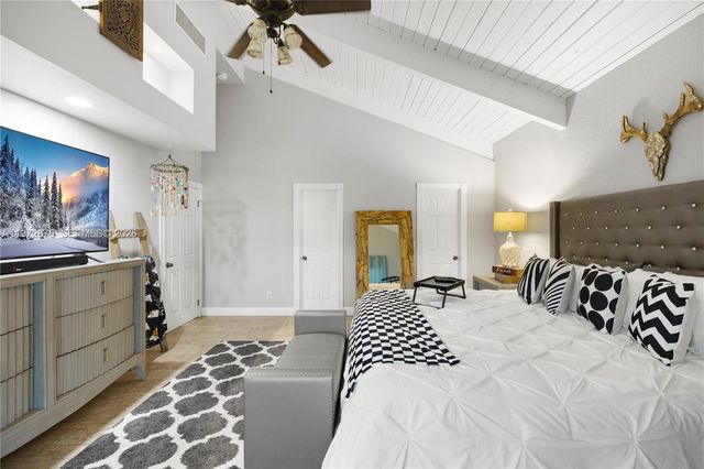 2731 S Parkview Dr, Hallandale Beach, FL 33009