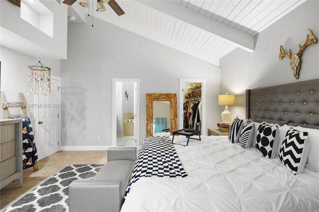 2731 S Parkview Dr, Hallandale Beach, FL 33009