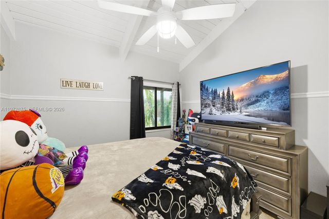 2731 S Parkview Dr, Hallandale Beach, FL 33009