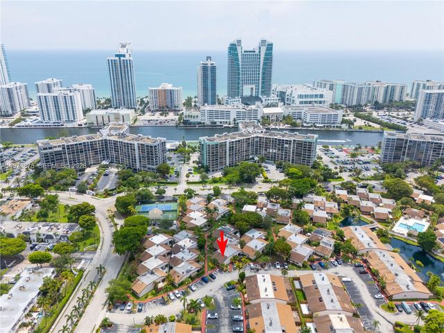 2731 S Parkview Dr, Hallandale Beach, FL 33009