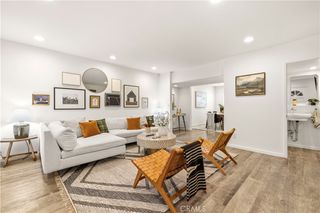 14238 Dickens 4, Sherman Oaks, CA 91423