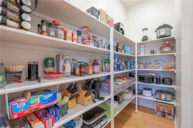 1820 Homestead Drive, Liberty, MO 64068