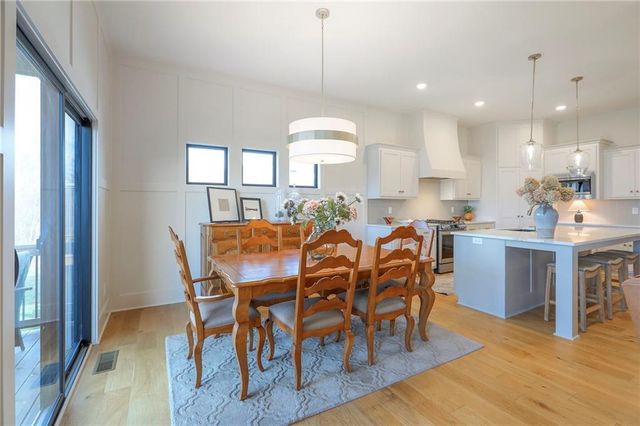 1820 Homestead Drive, Liberty, MO 64068