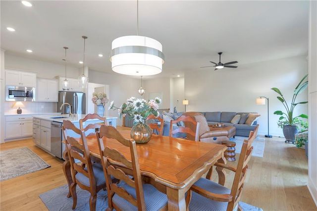 1820 Homestead Drive, Liberty, MO 64068