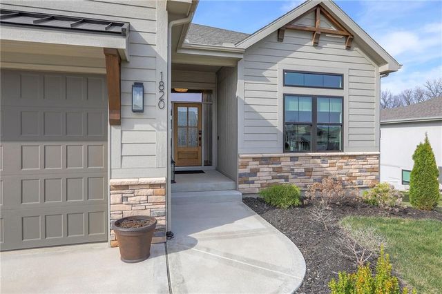 1820 Homestead Drive, Liberty, MO 64068