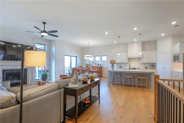 1820 Homestead Drive, Liberty, MO 64068