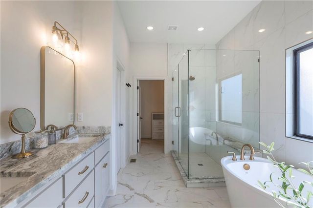 1820 Homestead Drive, Liberty, MO 64068