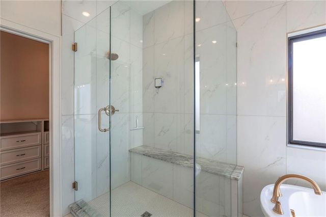 1820 Homestead Drive, Liberty, MO 64068