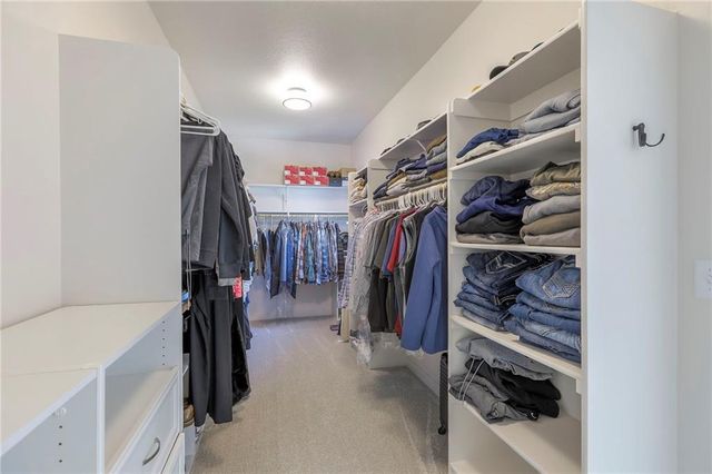 1820 Homestead Drive, Liberty, MO 64068