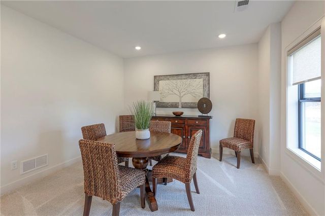 1820 Homestead Drive, Liberty, MO 64068