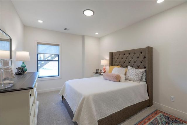 1820 Homestead Drive, Liberty, MO 64068