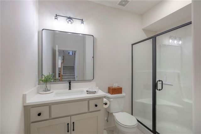 1820 Homestead Drive, Liberty, MO 64068