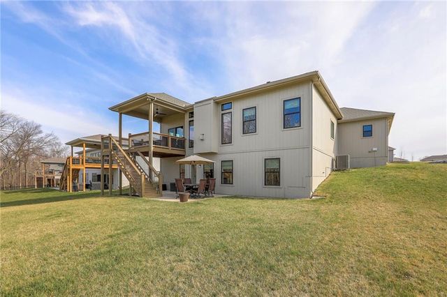 1820 Homestead Drive, Liberty, MO 64068