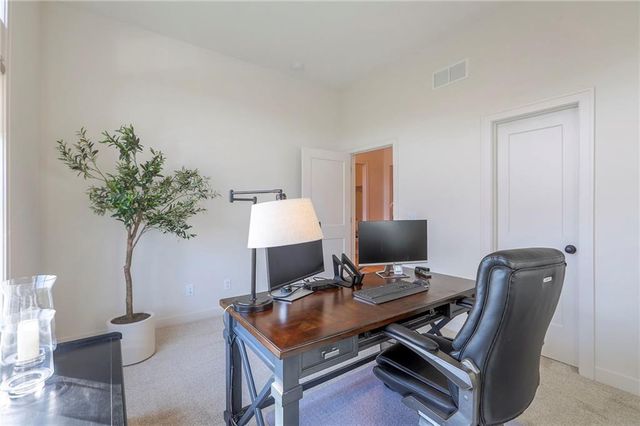 1820 Homestead Drive, Liberty, MO 64068