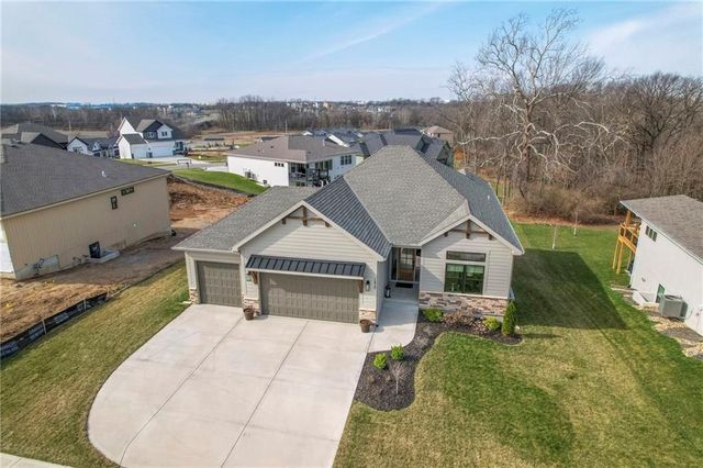 1820 Homestead Drive, Liberty, MO 64068