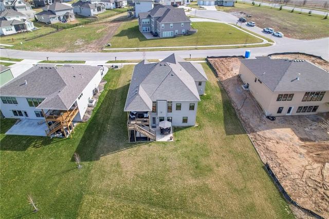 1820 Homestead Drive, Liberty, MO 64068