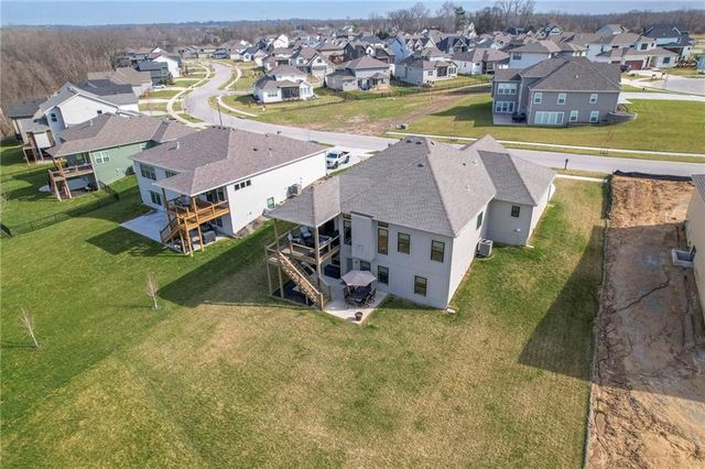 1820 Homestead Drive, Liberty, MO 64068
