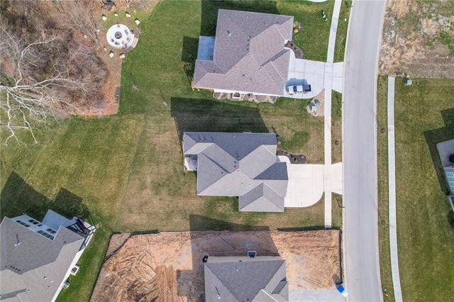 1820 Homestead Drive, Liberty, MO 64068