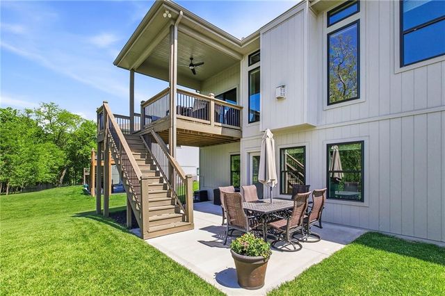 1820 Homestead Drive, Liberty, MO 64068