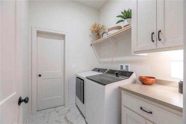 1820 Homestead Drive, Liberty, MO 64068