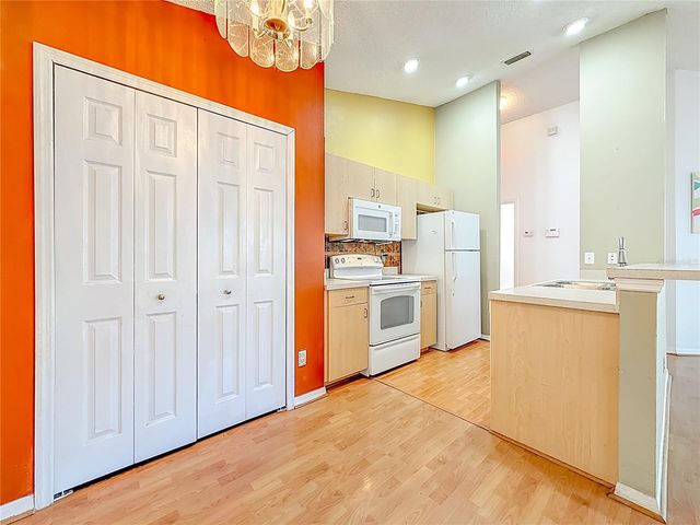 1926 29TH AVENUE N, St Petersburg, FL 33713