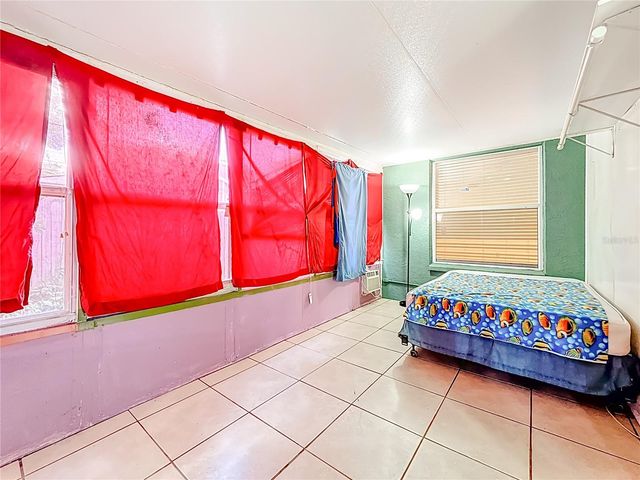 1926 29TH AVENUE N, St Petersburg, FL 33713