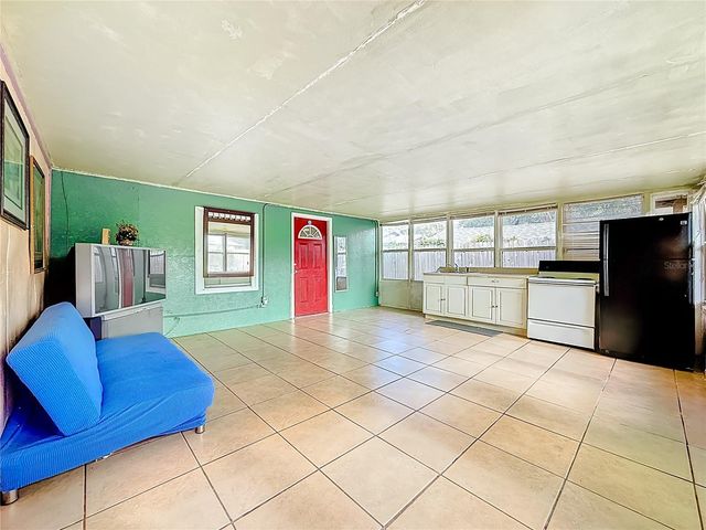 1926 29TH AVENUE N, St Petersburg, FL 33713