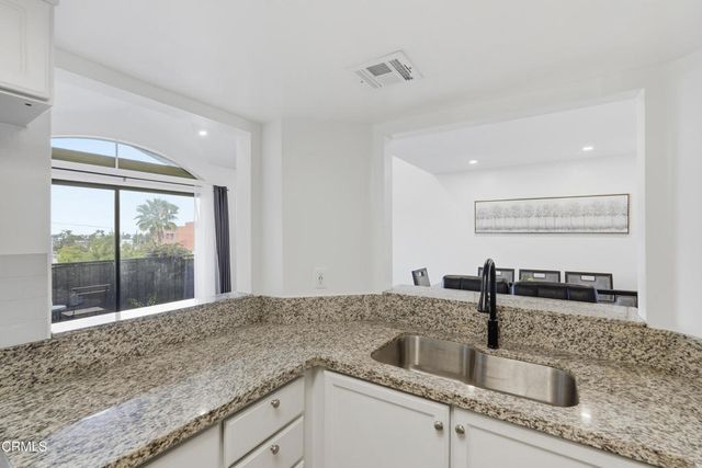 450 W Dryden Street 303, Glendale, CA 91202