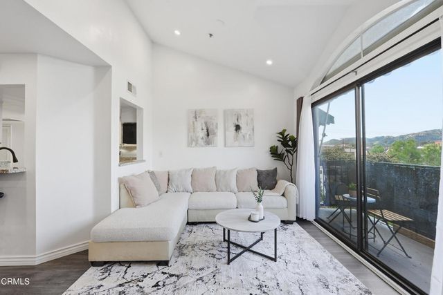 450 W Dryden Street 303, Glendale, CA 91202