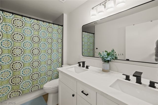 4916 Morning Splash Avenue, Las Vegas, NV 89131