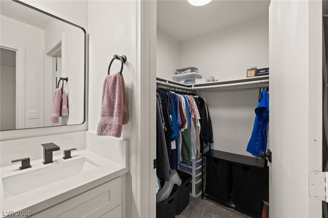 4916 Morning Splash Avenue, Las Vegas, NV 89131