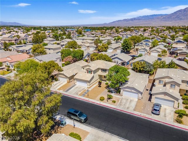 4916 Morning Splash Avenue, Las Vegas, NV 89131
