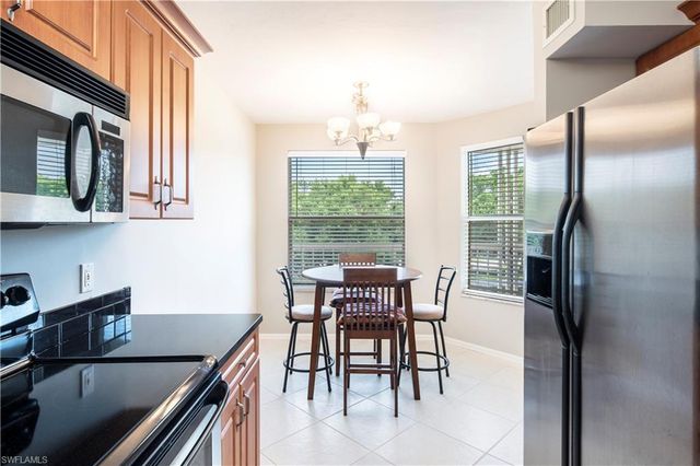 360 Horse Creek DR 303, Naples, FL 34110