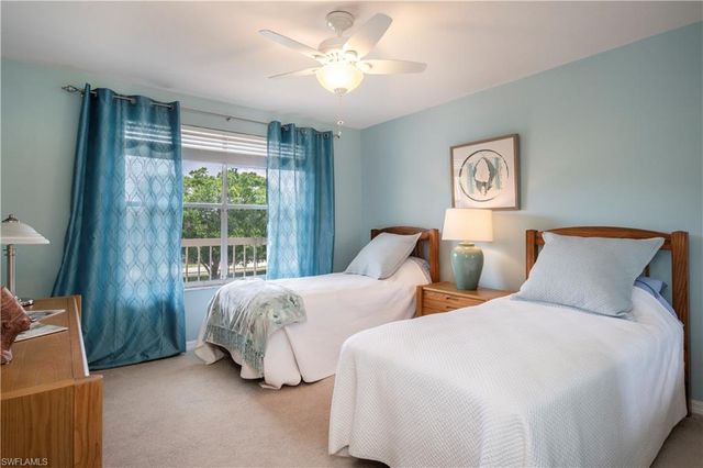 360 Horse Creek DR 303, Naples, FL 34110