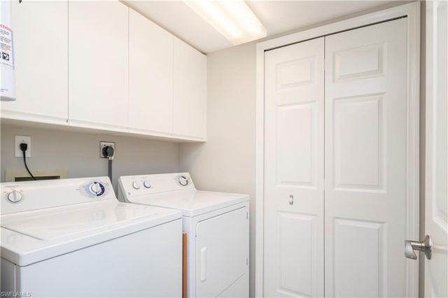 360 Horse Creek DR 303, Naples, FL 34110