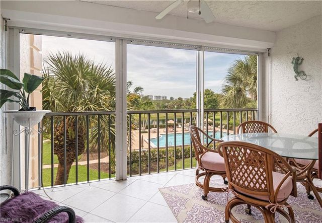 360 Horse Creek DR 303, Naples, FL 34110