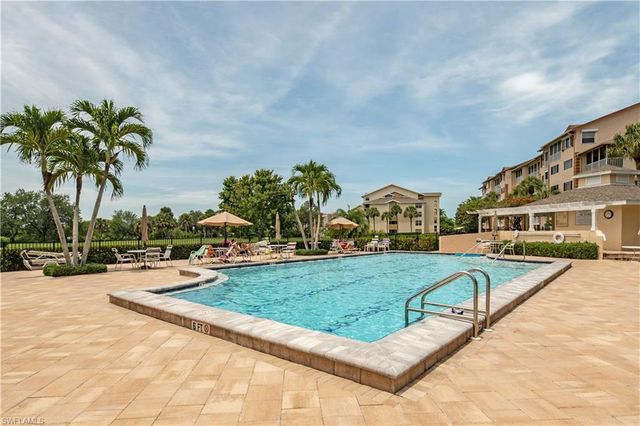 360 Horse Creek DR 303, Naples, FL 34110