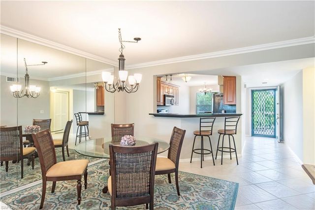 360 Horse Creek DR 303, Naples, FL 34110