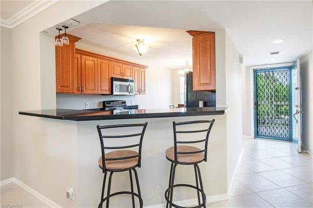360 Horse Creek DR 303, Naples, FL 34110
