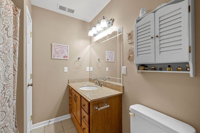 561 Eagle Shore Dr, Dover, TN 37058