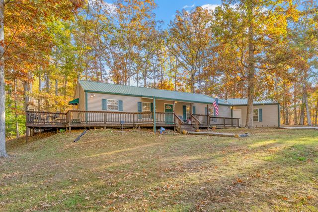 561 Eagle Shore Dr, Dover, TN 37058