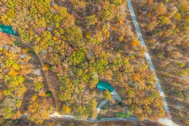 561 Eagle Shore Dr, Dover, TN 37058