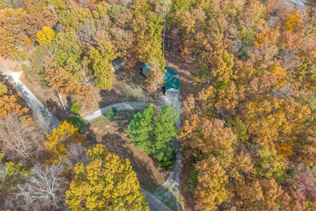 561 Eagle Shore Dr, Dover, TN 37058