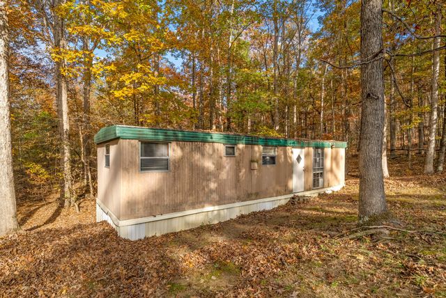 561 Eagle Shore Dr, Dover, TN 37058