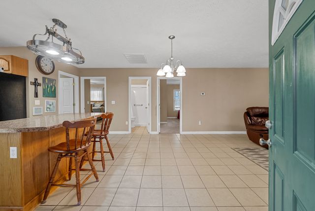 561 Eagle Shore Dr, Dover, TN 37058